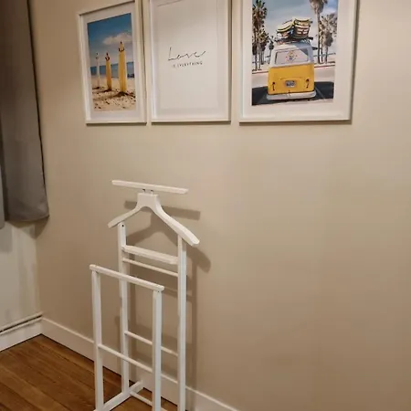 Du Moulin, Au Bord De L'eau